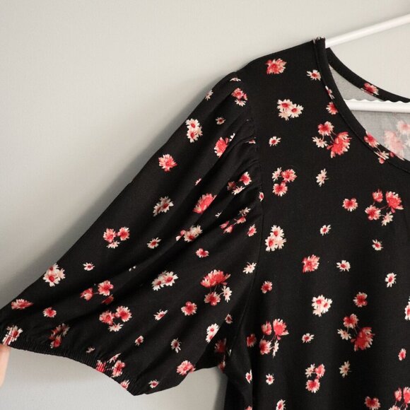 Pebble & Stone Women's Sz Lrg Black Floral Puff Sleeve Crewneck Stretch T-Shirt - Picture 3 of 8